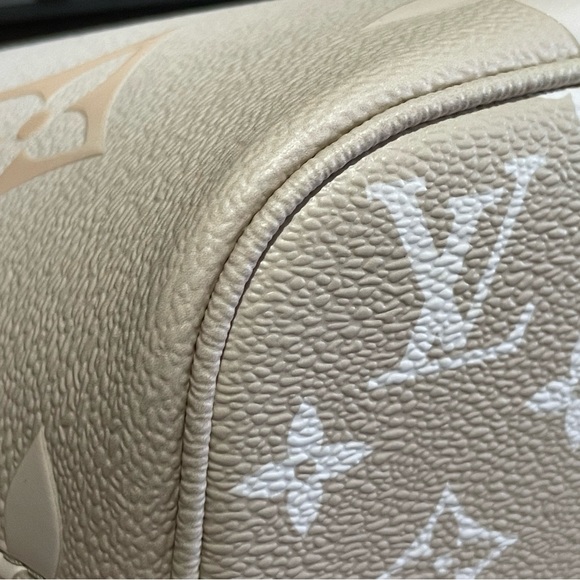 Louis Vuitton Sunset Kaki Marshmallow Bag - Picture 8 of 16